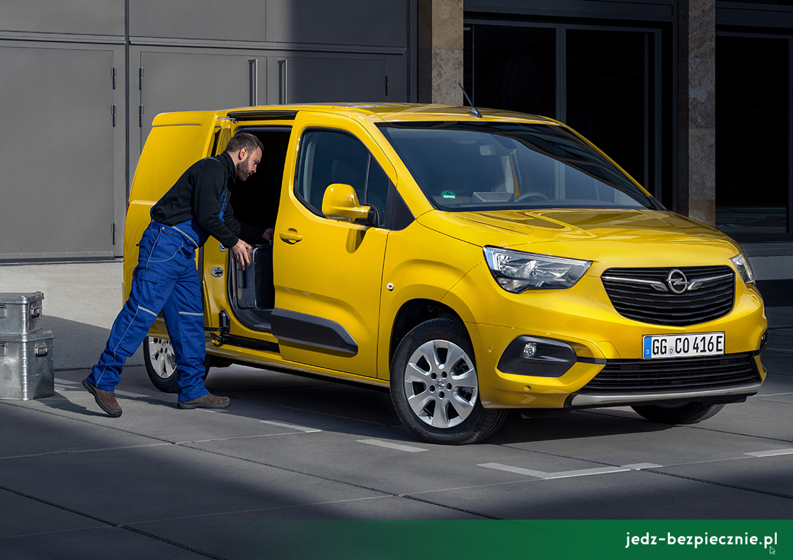 Premiera tygodnia - Opel E Combo-e Cargo - przestrzeż ładunkowa